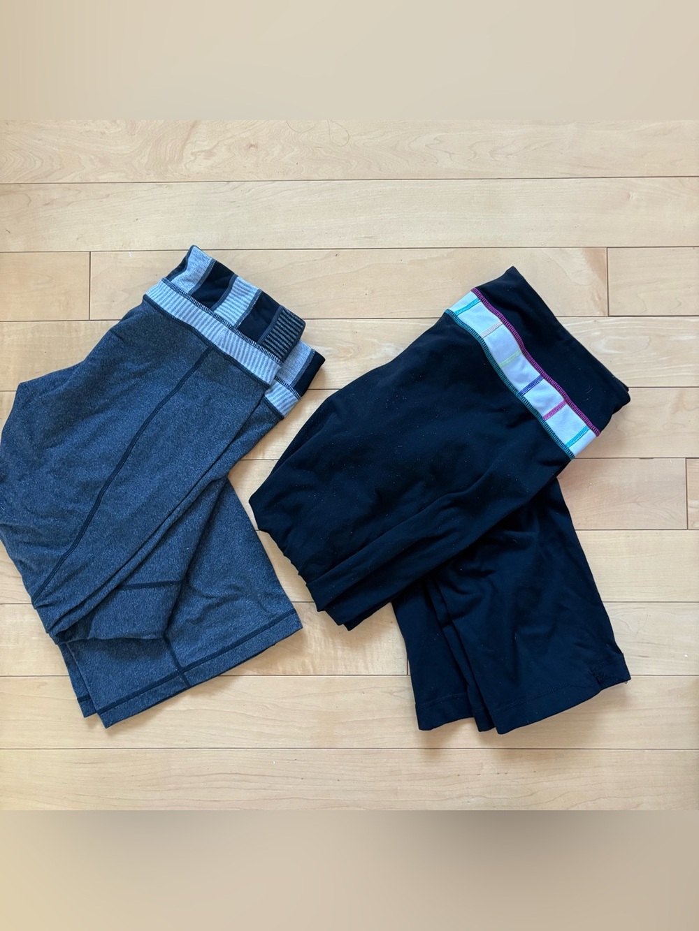 Lot of 2 Lululemon Groove Pants Vintage Black and Gray Sizes 8 and 12 - Picture 1 of 6